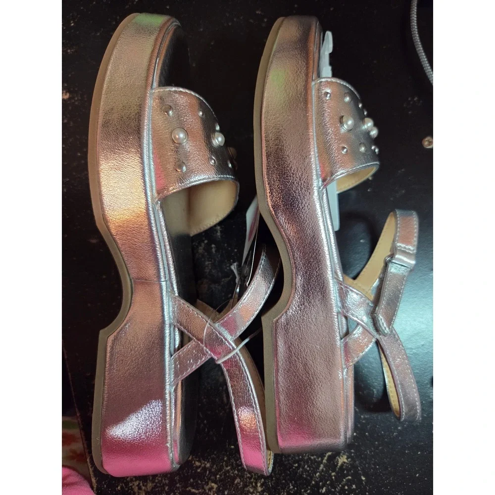 Art Class Girls‎ Silver Metallic Platform Sandals Pearl Studded Size 4 NWT